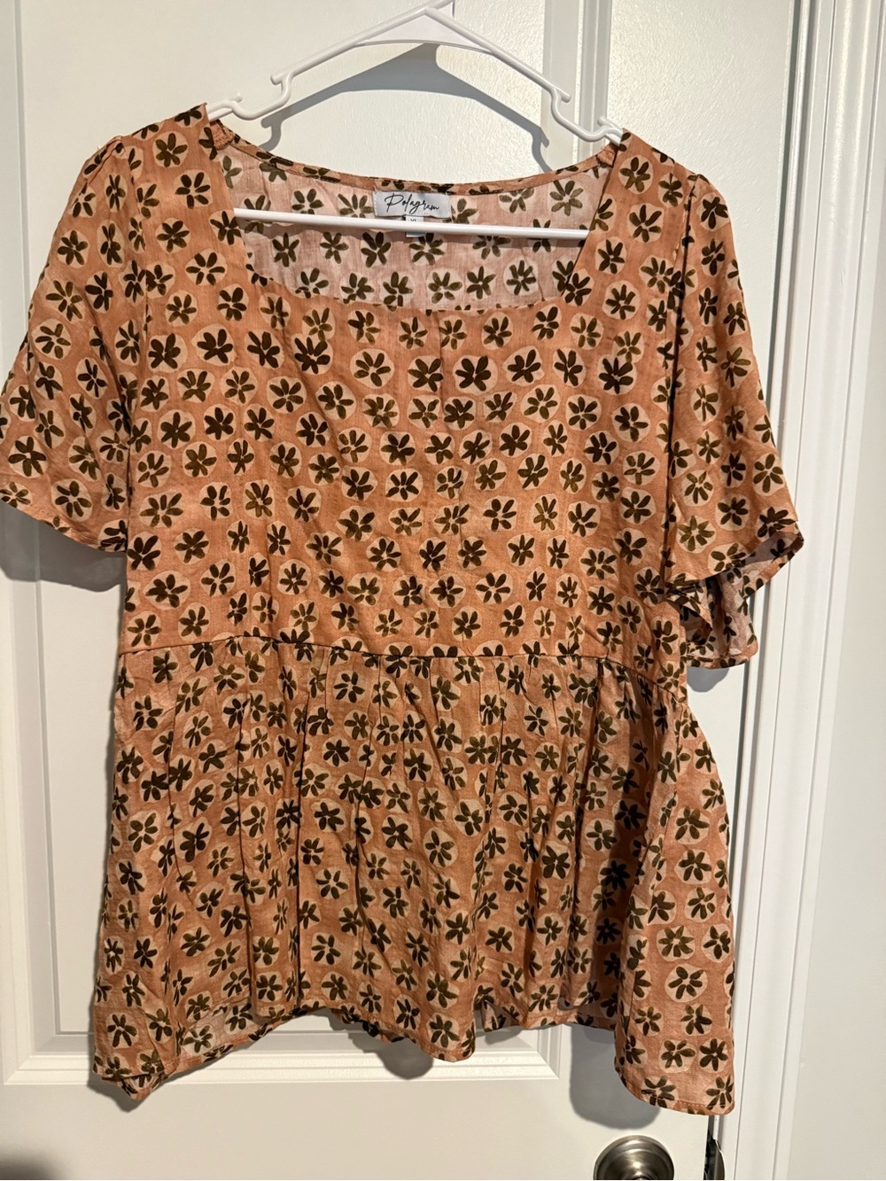 Polagram Peach Floral Short-Sleeve Peplum Blouse